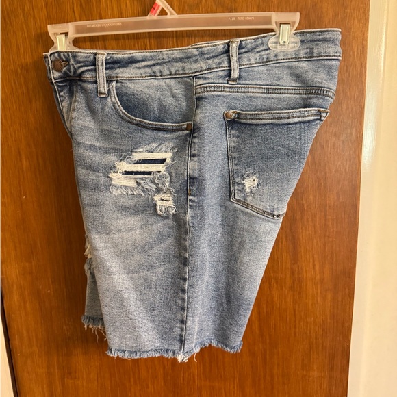 Judy Blue distressed denim shorts, size XL, gently used condition - Picture 8 of 10